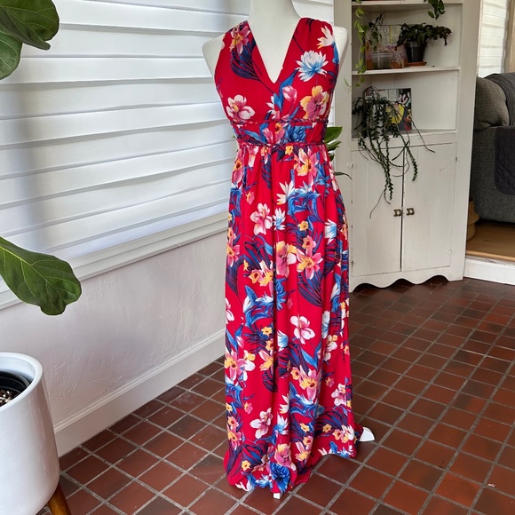 Japna Dresses & Skirts - EUC - Japna Floral Maxi Dress w/ racer back - Size Small- Perfect Summer Dress